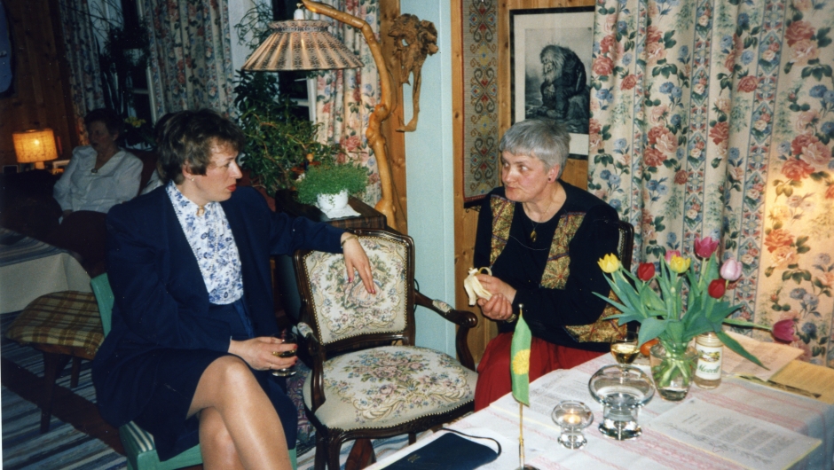 Anna Galteland og Ingrid Loftsberg i prat