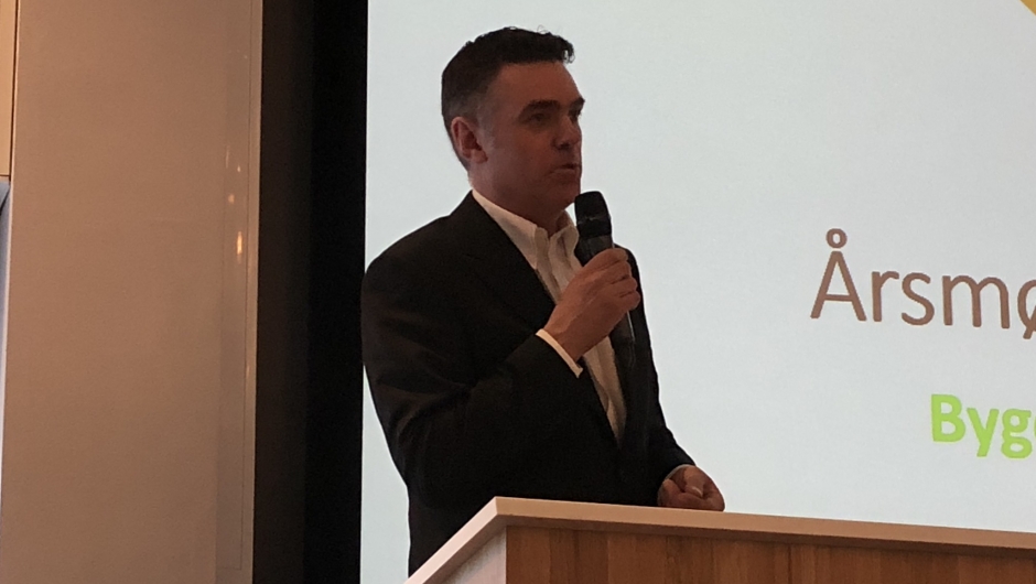 Varaordfører Jakob Bjelland fortalte om Stord. Jakob Bjelland