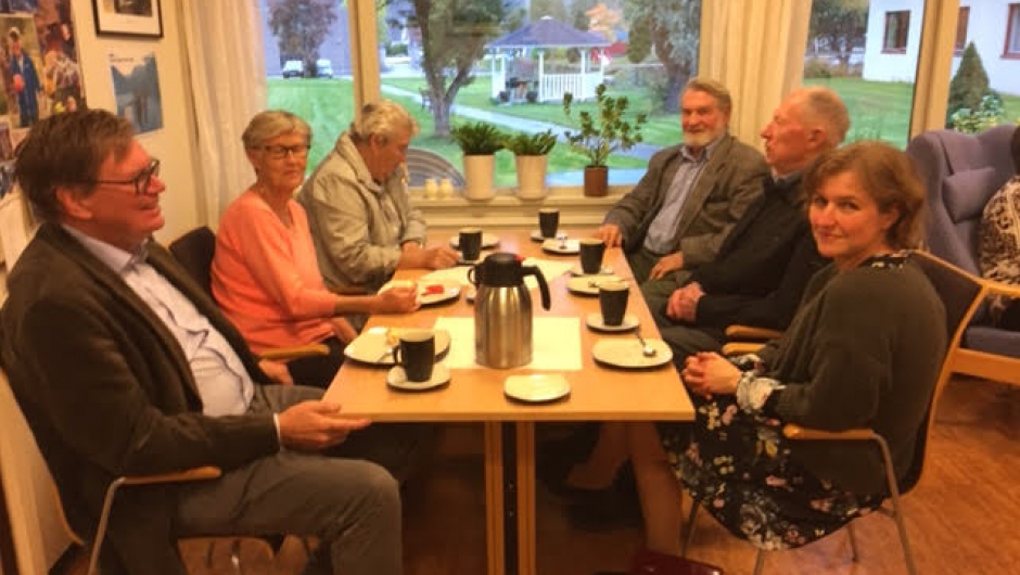 Kjekt med ein prat og litt mat! Kjekt med ein prat og litt mat!