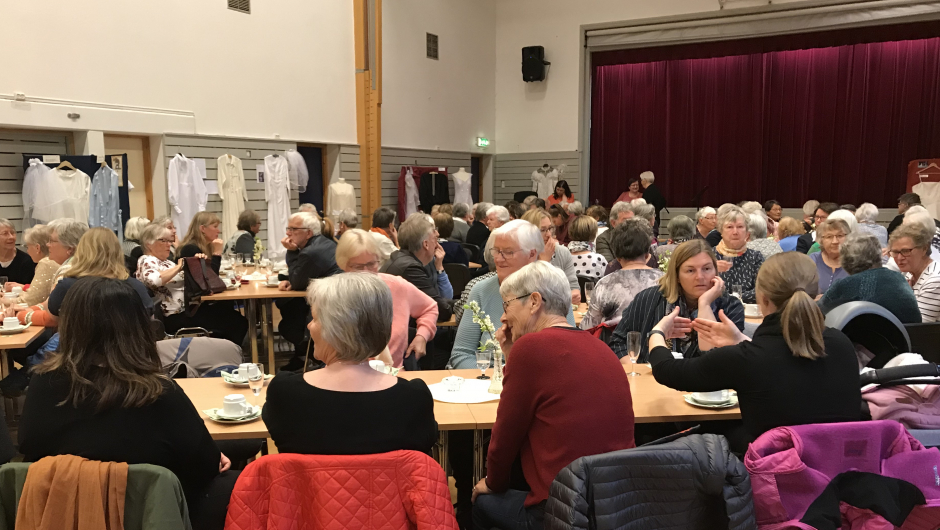 Salen i grendahuset var fylt opp Salen i grendahuset var fylt opp