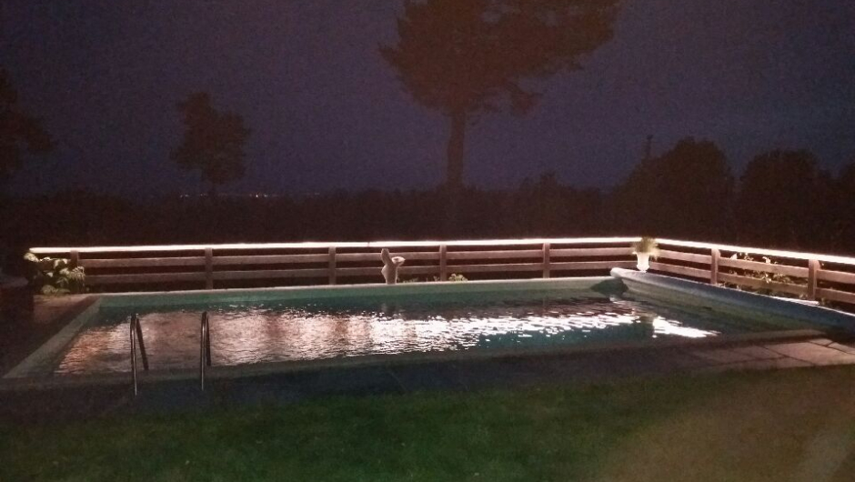 Badebasseng ute ved hytten