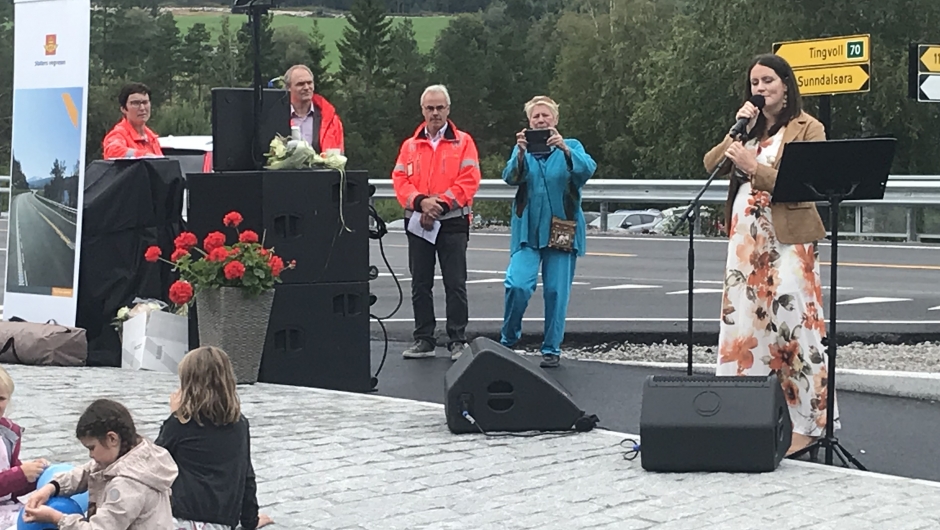 Solveig Bergslid underholdt med vakker sang Solveig Bergslid underholdt med vakker sang