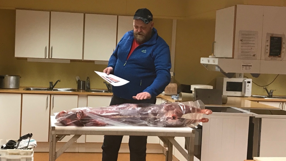 Kursholder og slakter Rune Kjelstad Kursholder og slakter Rune Kjelstad