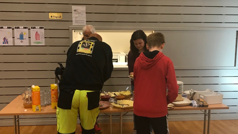 Smørbrød og kaffe i pausen Smørbrød og kaffe i pausen