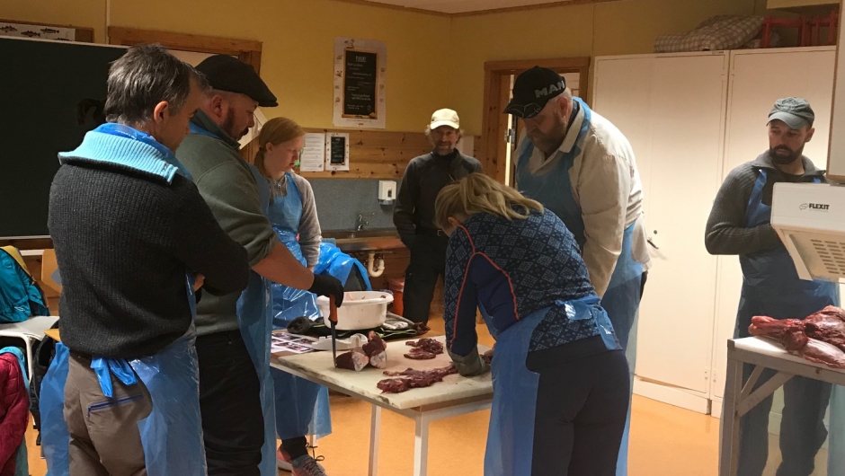 Deltakerne prøver selv Deltakerne prøver selv