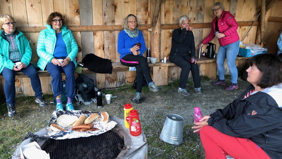 Godt kledde sjølv om det var fint i sola. Godt kledde sjølv om det var fint i sola.