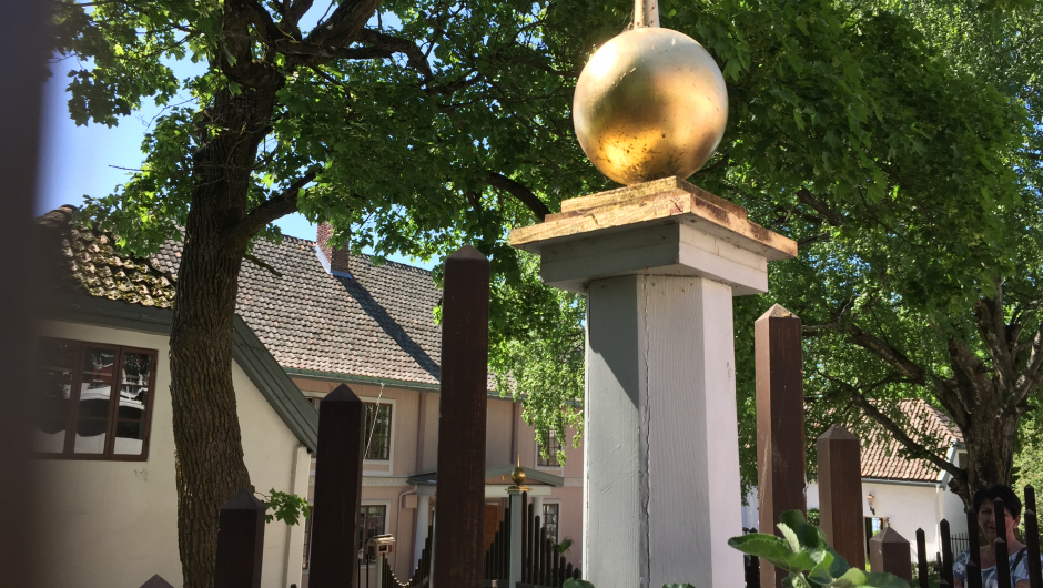 Ekte gull på gjerde stolper