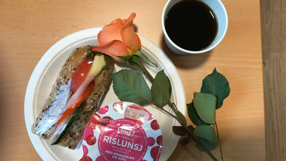 Mat på smittevernvis! Veldig godt! Mat på smittevernvis! Veldig godt!