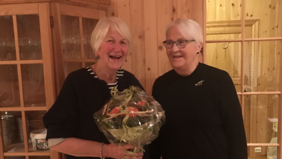 Tora hadde sørget for blomster til leder Ingunn Tora hadde sørget for blomster til leder Ingunn