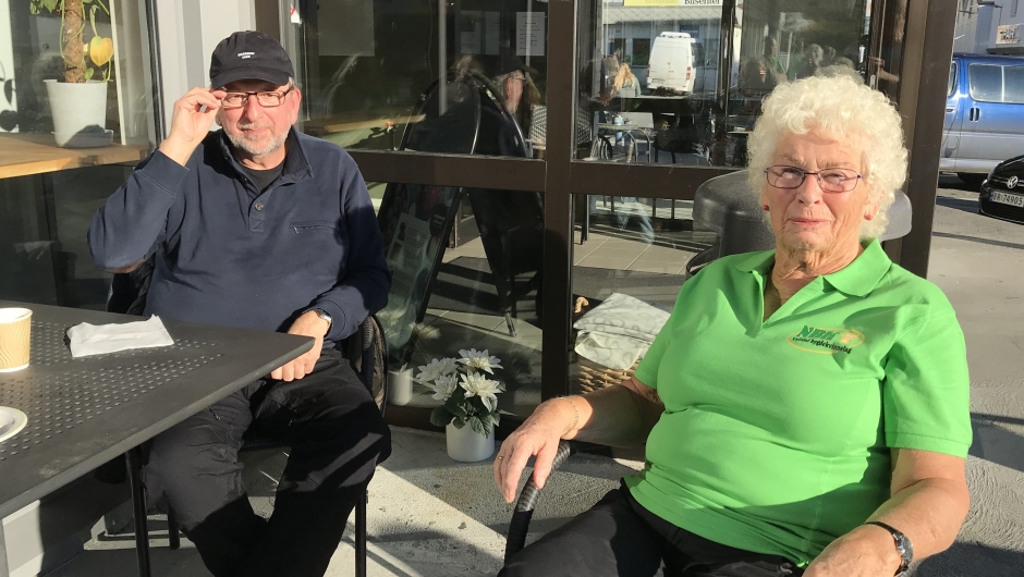 To gode kollegaer som slo av ein prat. To gode kollegaer som slo av ein prat.