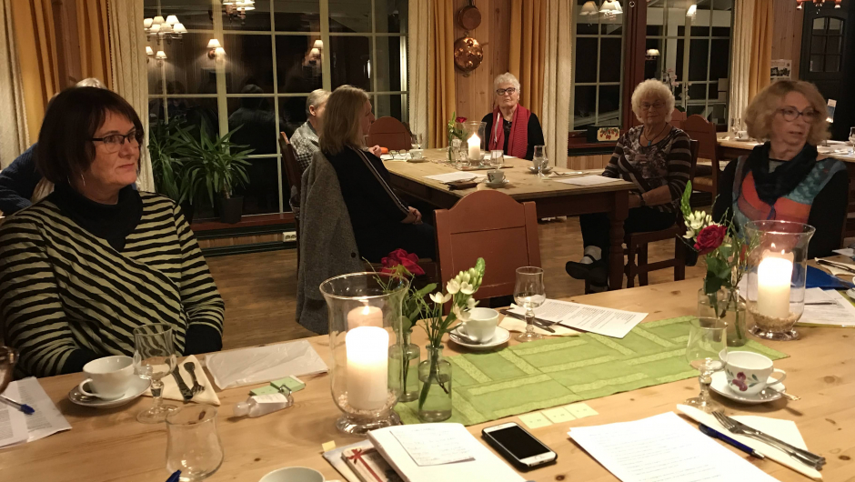 God Koronaavstand mellom oss! God Koronaavstand mellom oss!