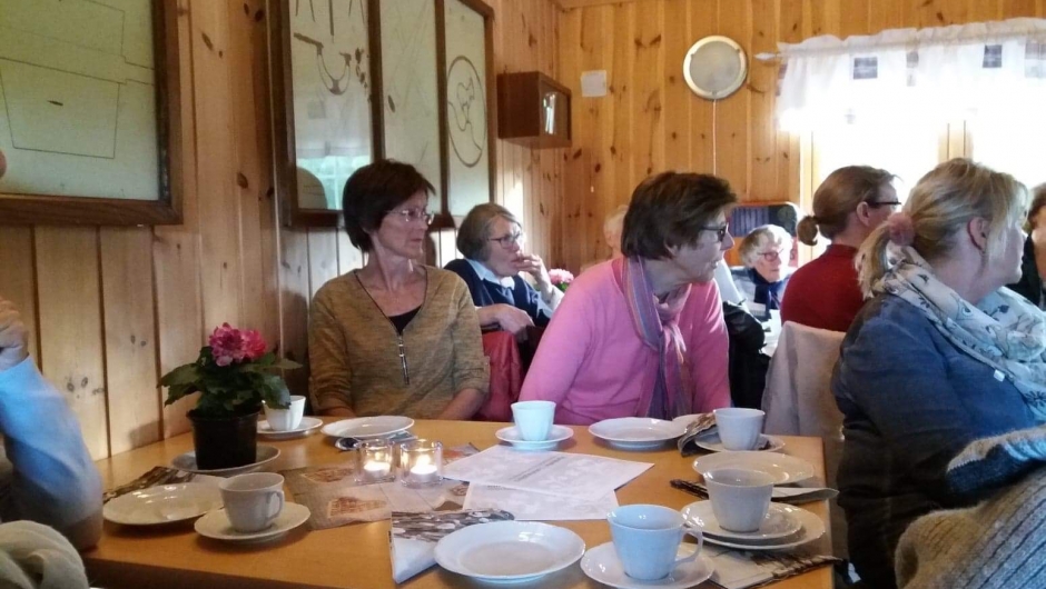 damene fulgte godt med