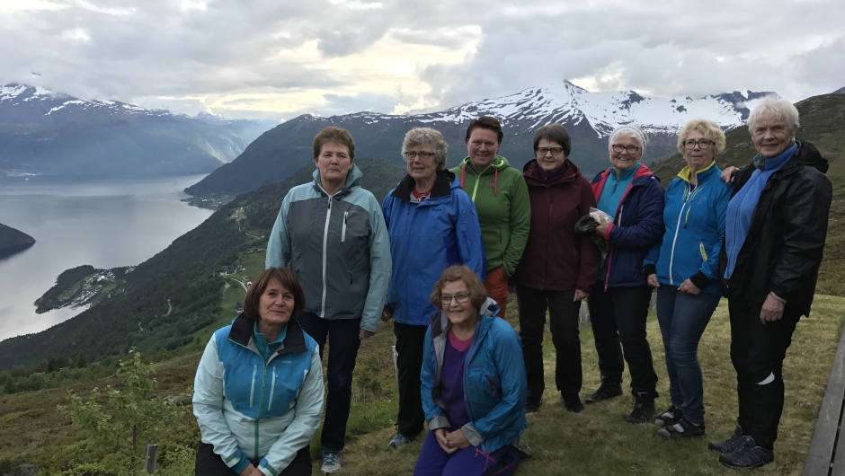 Jule- og nyttårshelsing til Vbk-damene.