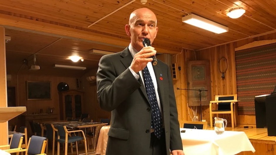 Varaordfører i Larvik kommune, Olav Nordheim, holder en hyggelig tale og takker for en fin kveld