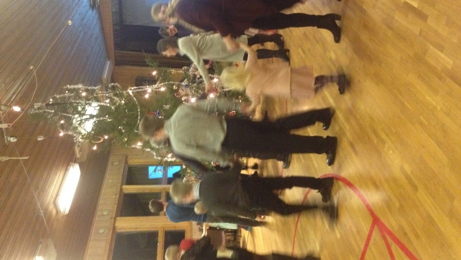 Gang rundt juletreet