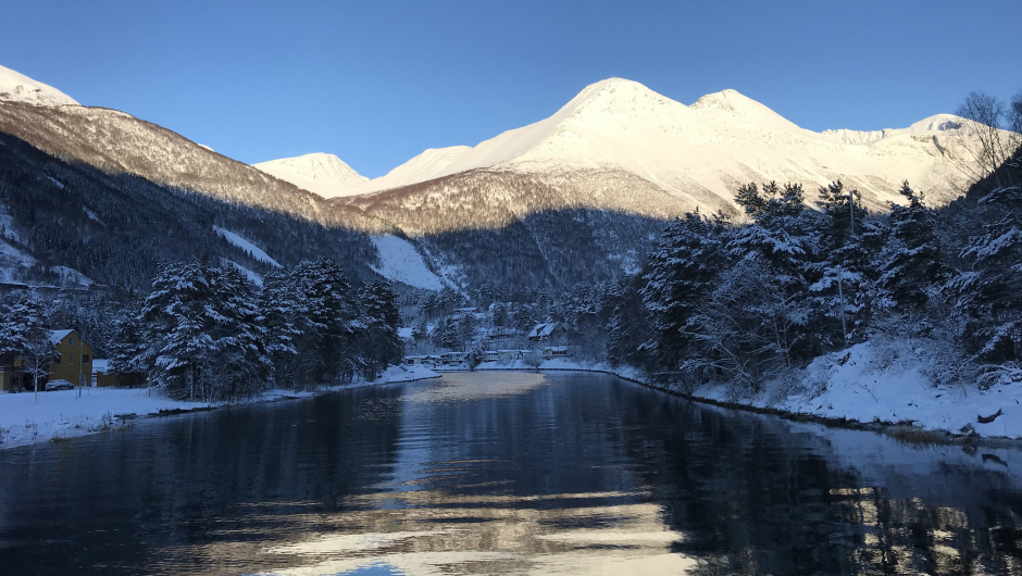 Sol i fjella, snart kjem ho hit!