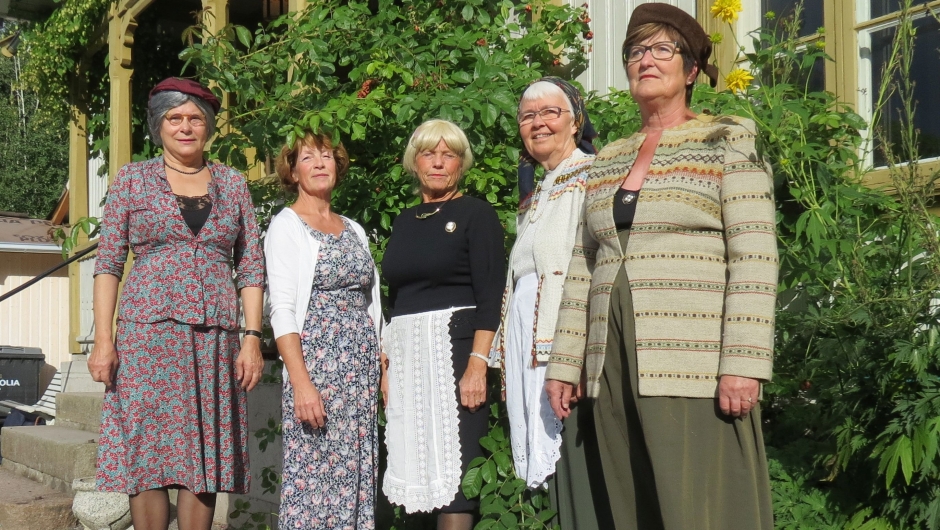 Deler av Markedskomiteen, leder i laget og representanter fra temakomiteen klare til å møte Jarleberg Avis for forhåndsomtale
