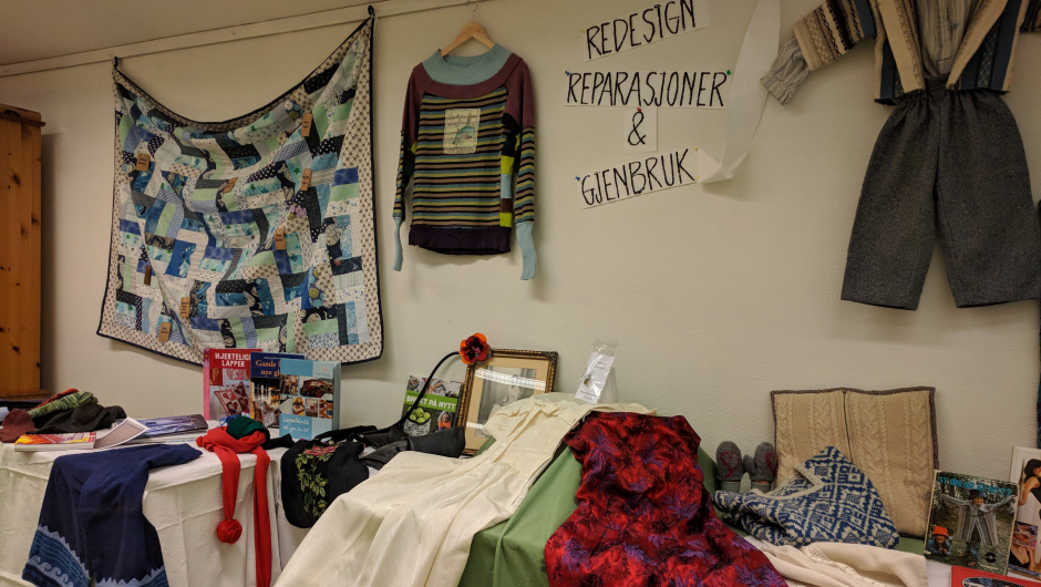 Fire av lagets medlemmer, tilhørende hvert sitt 10-år, hadde laget en utstilling med noe av det de hadde i sine gjemmer