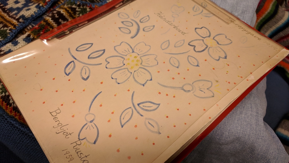 En fantastisk særoppgave av Bergjot Rustad fra1959 med kunststopping, lapping osv