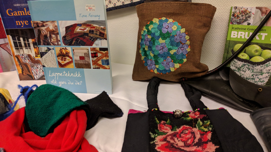 Alt fra skjerf av stillongs til vaske av pute og broderi