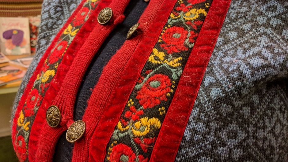 Åse Kristines fargerike bringe