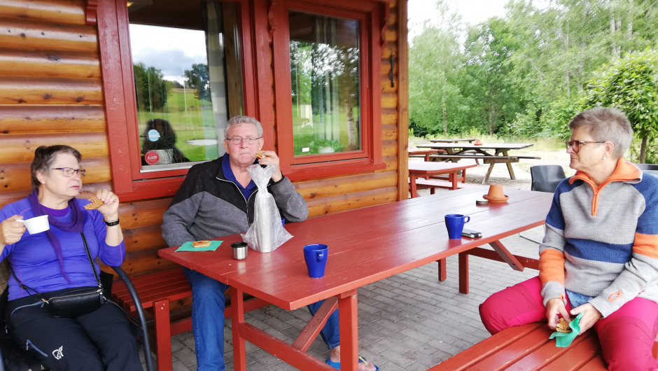 Denne gangen var det Anne Berit Finden, Gunnar Finden og Tone Ness som var verter Denne gangen var det Anne Berit Finden, Gunnar Finden og Tone Ness som var verter