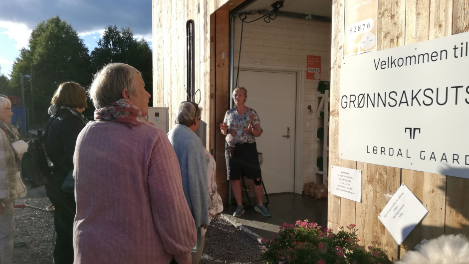 Nylig åpnet grønnsakutsalget på Lørdal Gaard Nylig åpnet grønnsakutsalget på Lørdal Gaard