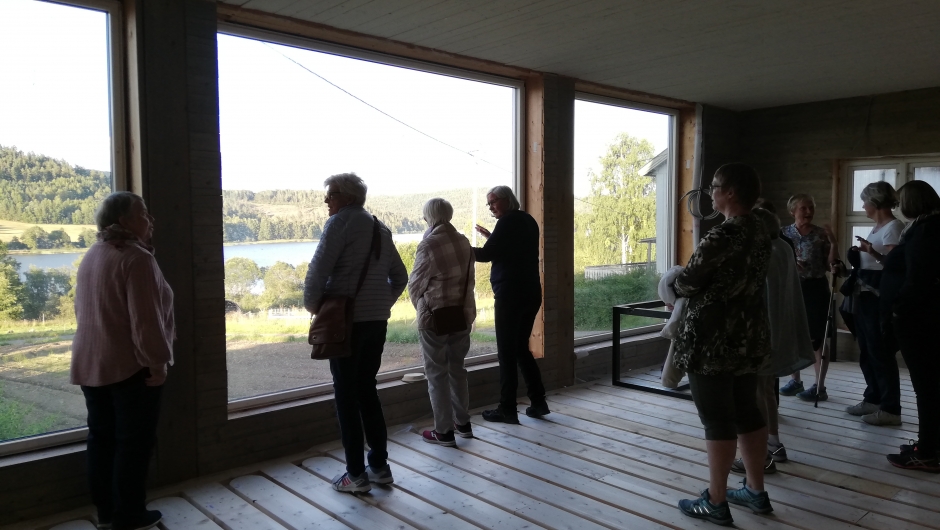 Ikke noe å si om utsikten mot Hillestadvannet. Ikke noe å si om utsikten mot Hillestadvannet.