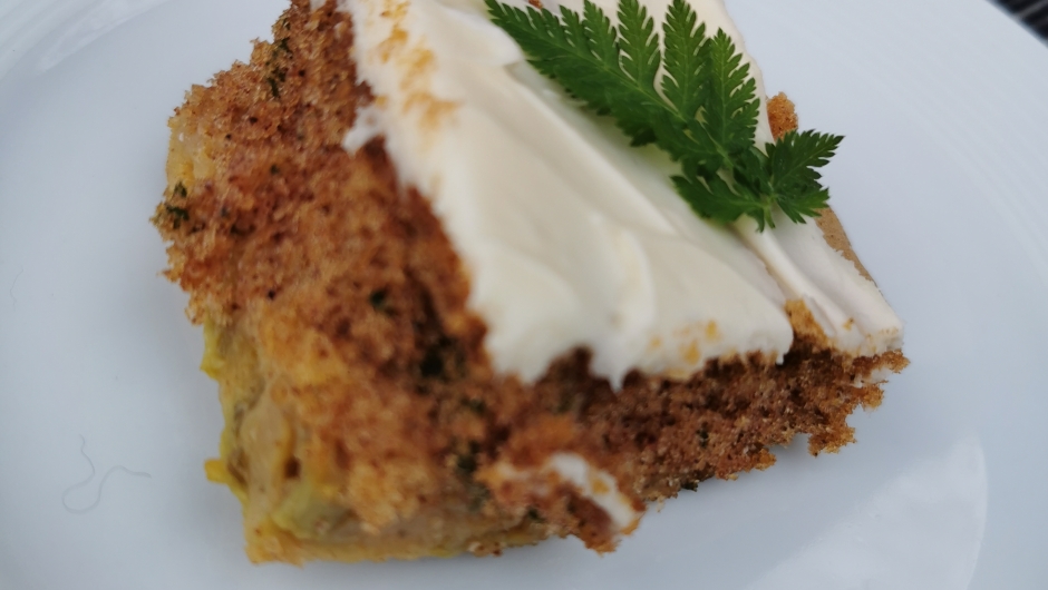 Rabarbrakake med spansk kjørvel