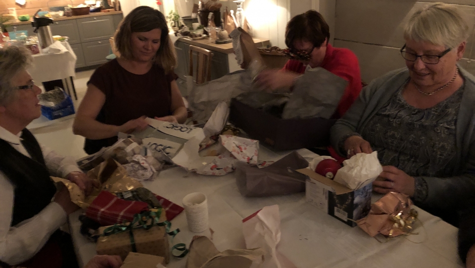 Alle vant noe, det er viktig. :) Julemøte