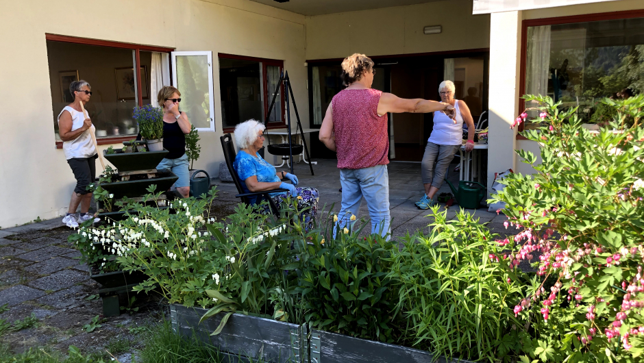 Judith går igjennom arbeidsplanen. Judith går igjennom arbeidsplanen.