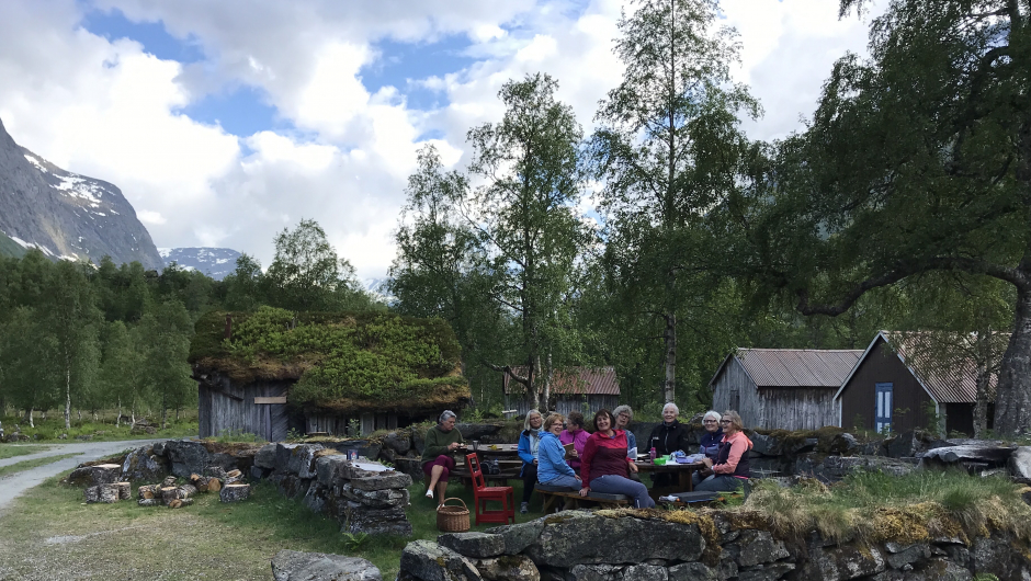 Nedstestølen ein nydeleg junikveld! -  Bedre blir det ikkje!