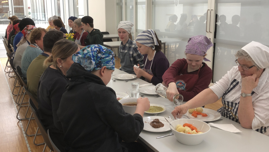 Felles måltid til slutt Felles måltid til slutt