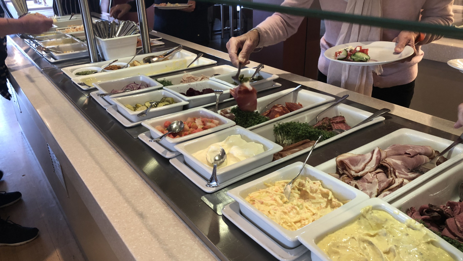 Nydelig koldtbord til lunsj Nydelig koldtbord til lunsj