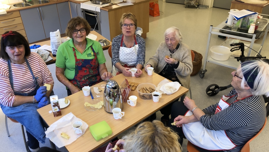 Utan mat og drikke ..... - Kjekt med pause. Utan mat og drikke ..... - Kjekt med pause.