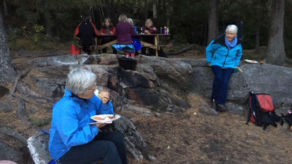 Turdeltagere som setter pris på god mat