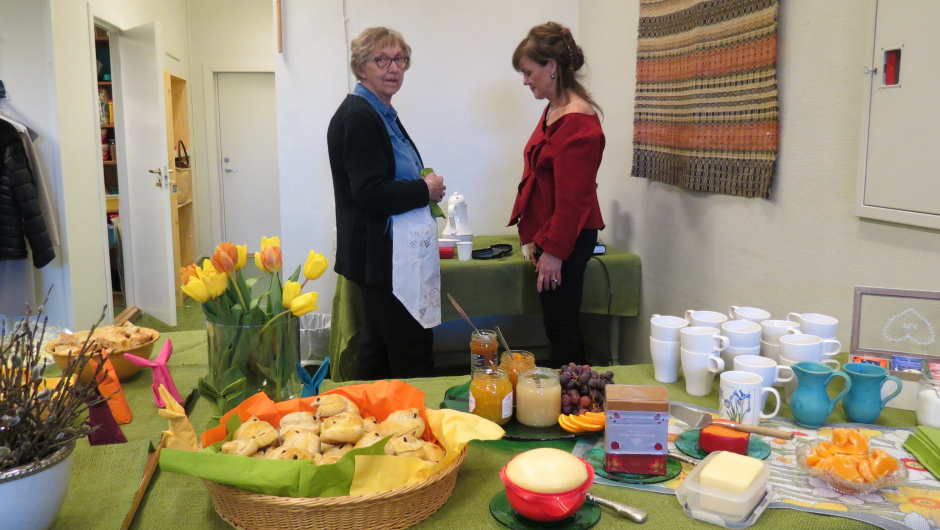 Kveldens vertinner, Inger Åse og Anne-Lise