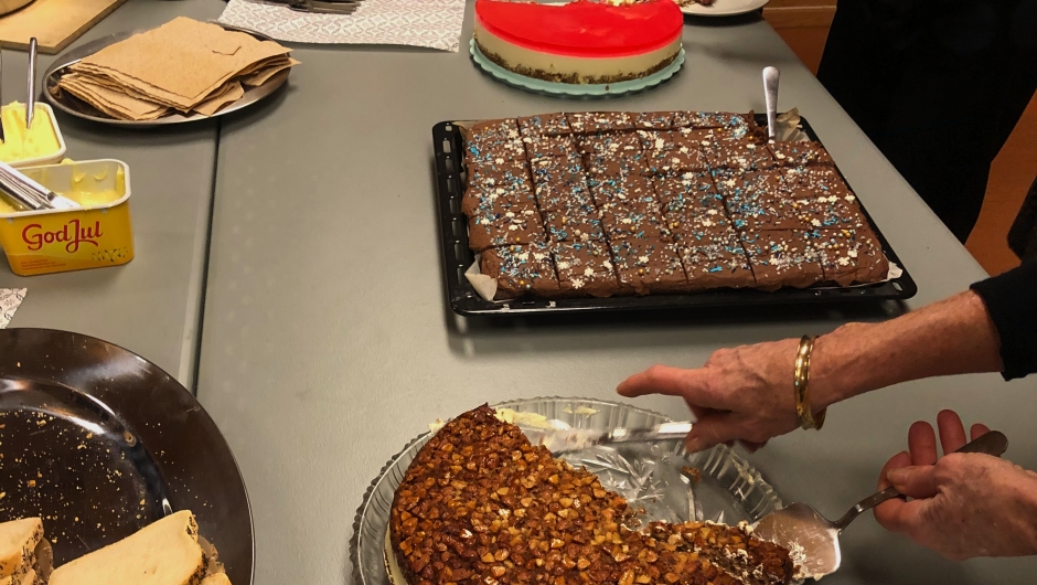 Kaffe og kaker til slutt. Kaffe og kaker til slutt.