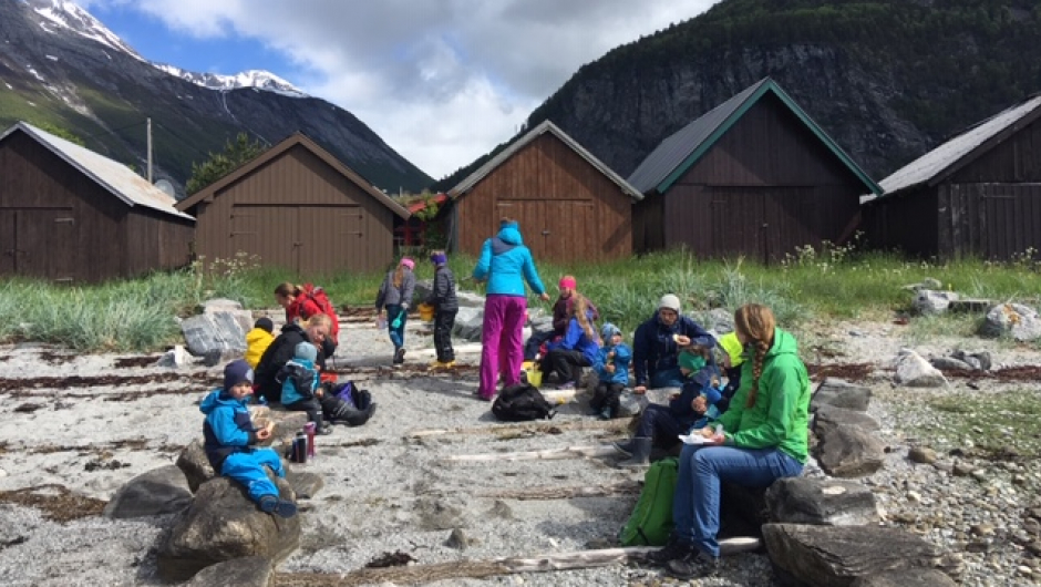 Mat må til for store og små! Mat må til for store og små!