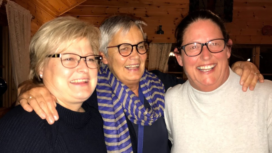 Humøret på topp ! Kristin er ny i styret, Mariann går ut, Inger exmedlem av styret ! Humøret på topp ! Kristin er ny i styret, Mariann går ut, Inger exmedlem av styret !