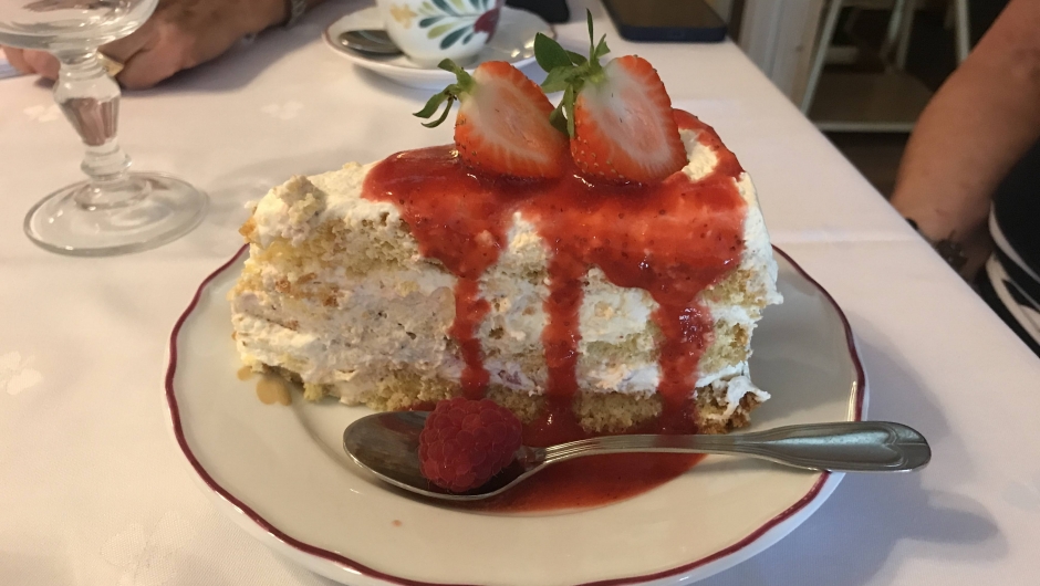 Åses jordbærkake! - Kjempegod! Åses jordbærkake! - Kjempegod!