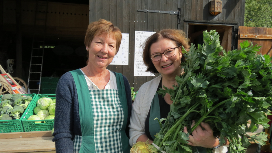 Sidsel Gran Haga og Marit Foss Hegle i det grønne Sidsel Gran Haga og Marit Foss Hegle i det grønne
