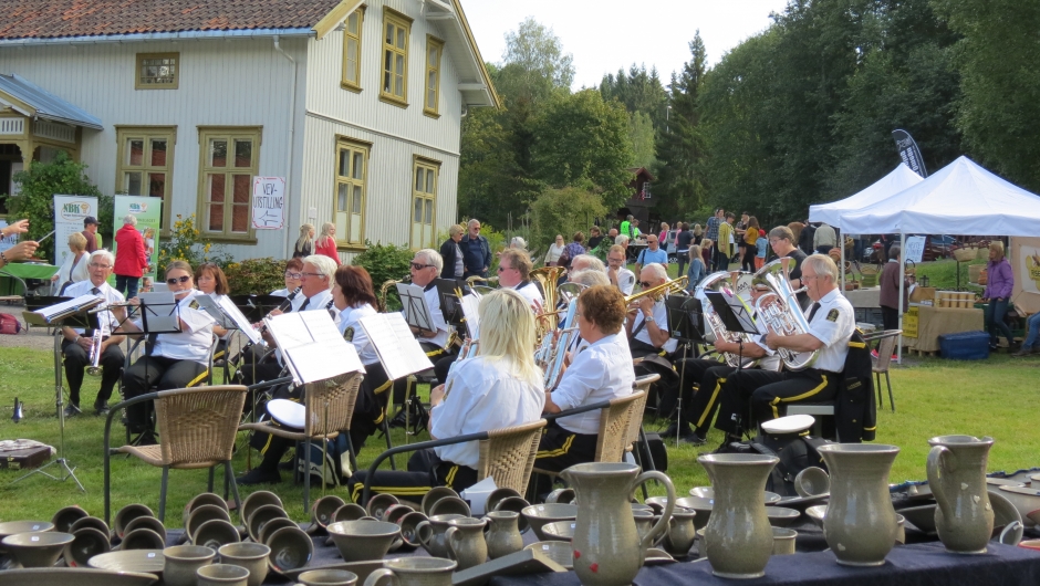 Hillestad Promenadeorkester Hillestad Promenadeorkester