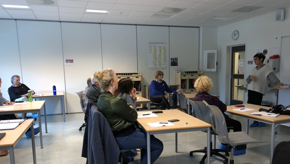 Laurdag var 17 damer frå ulike kommunar på organisasjonskurs. Laurdag var 17 damer frå ulike kommunar på organisasjonskurs.