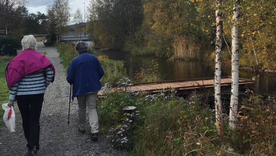 Langs elva mot Storebro Langs elva mot Storebro