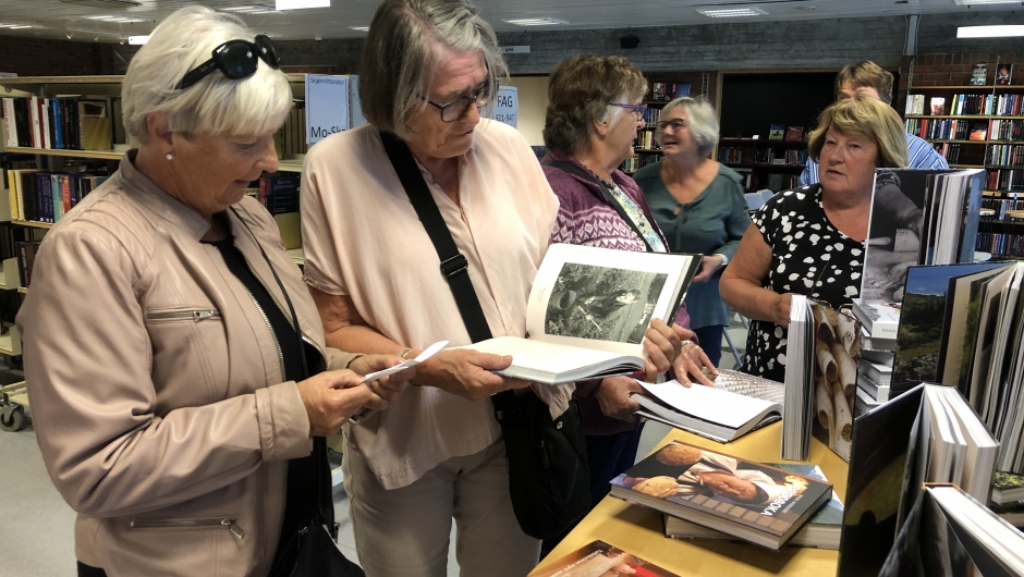 Bygdekvinner søker ny kunnskap. Bygdekvinner søker ny kunnskap.