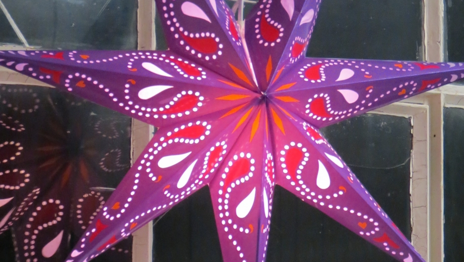 men stjerna sto og blonke på himmelhvelven blå så ingen ta dom gikk bort seg og alle tre fekk sjå