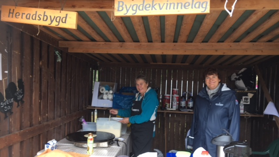 Heradsbygd Bygdekvinnelag solgte verdens beste sveler!