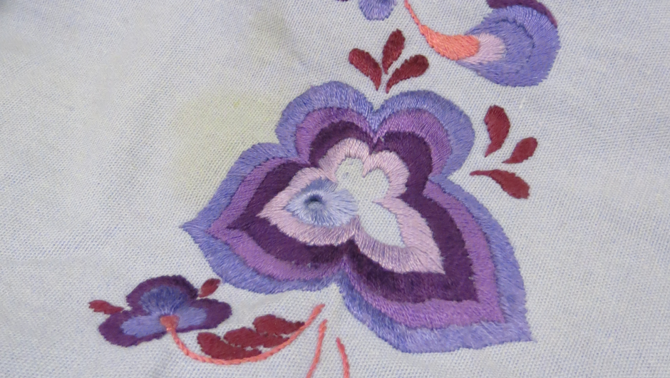 Kamuflasjeteknikk. Det begynte med et lite hull - før det tok helt av.