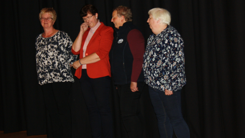 Damer frå styret i Hordaland Bygdekvinnelag.